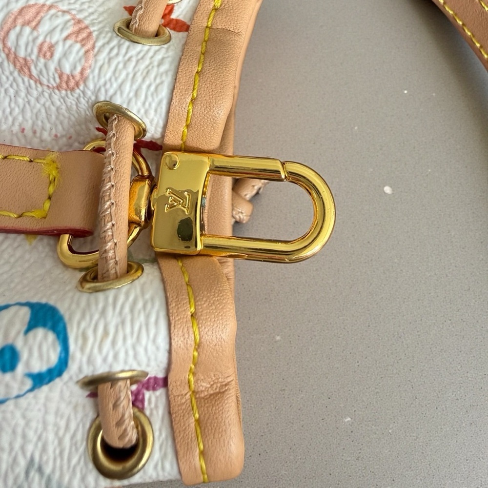 NWOT LV White/Tan Multicolor Mini Bag Bucket - Bag Charm/Keychain - Picture 5 of 13